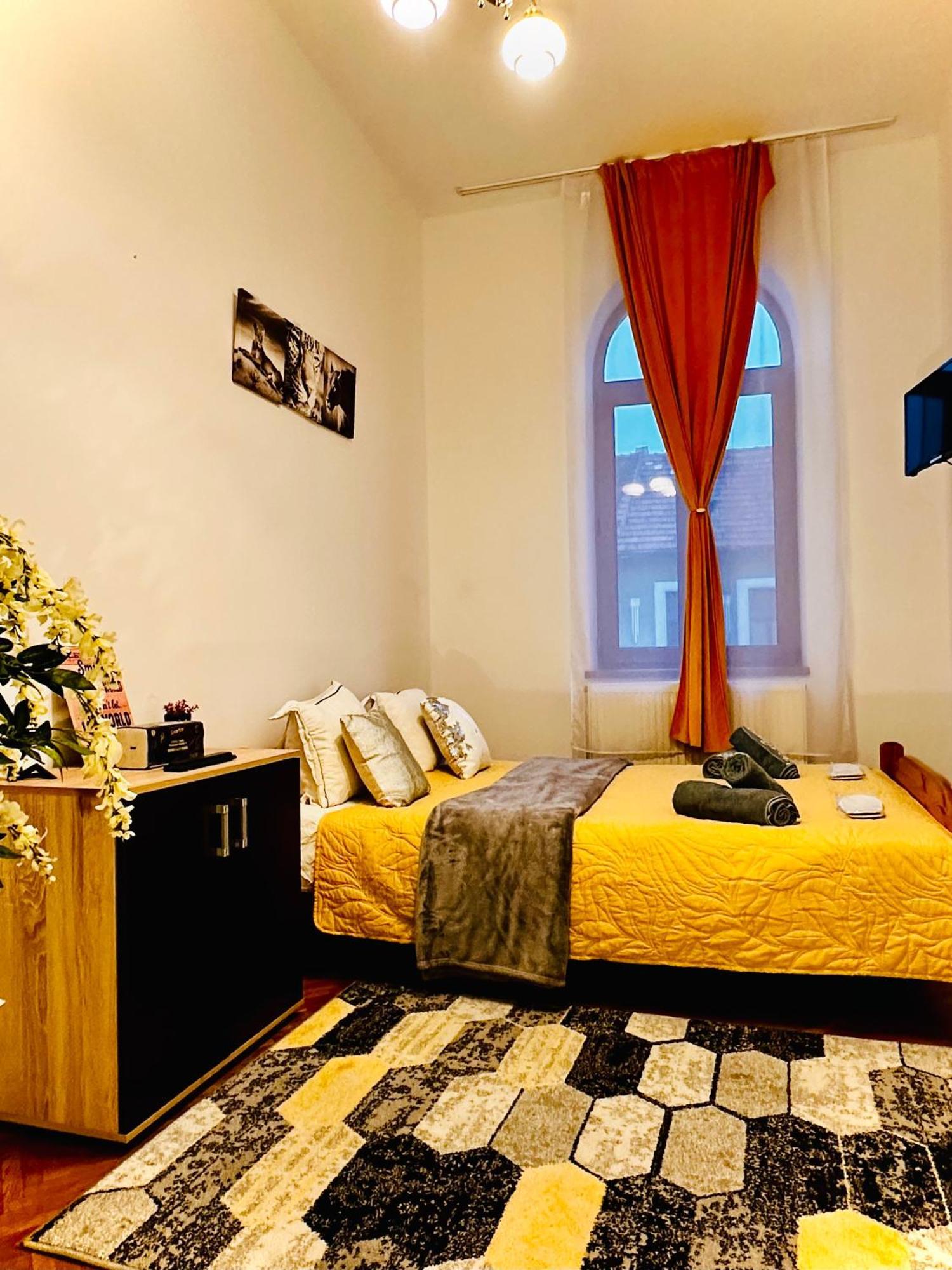 Stay Inn Central Брашов Екстериор снимка